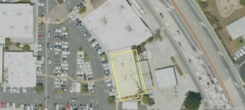 Retail Space in Popular Center