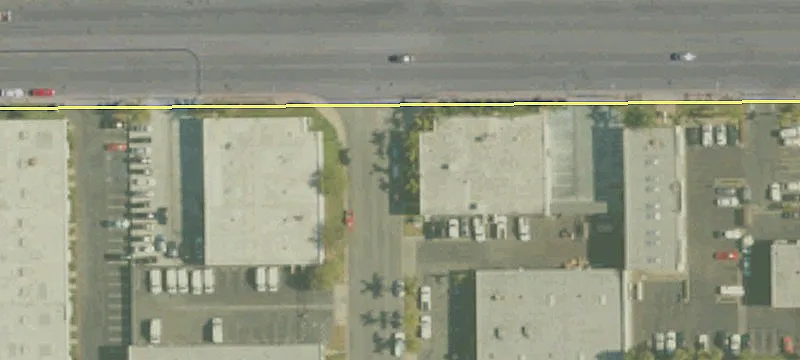 Freestanding Warehouse Near Freeways