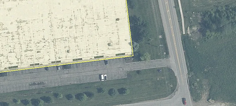 Warehouse with Ample Parking