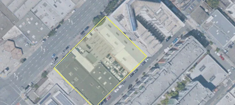Restaurant/Retail Space in Luxury Building