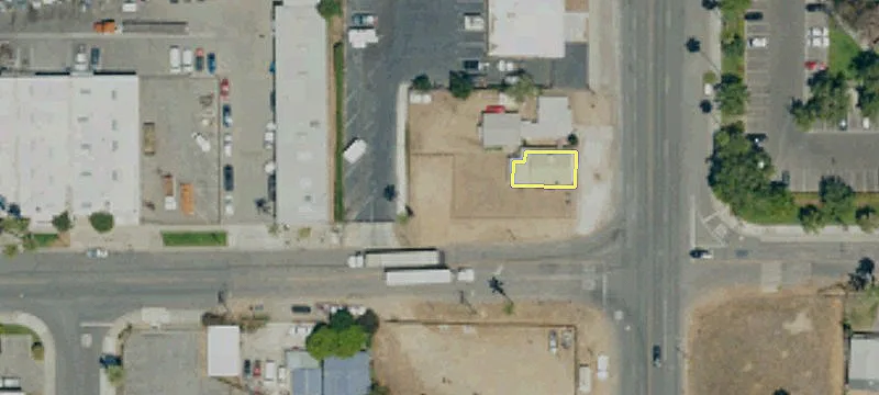 Industrial Buildings with Yard Space