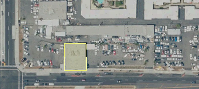 Industrial Building with Secured Yard