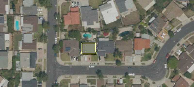 Two-Tenant Building with Yard