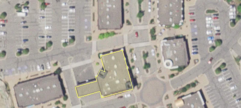 Retail Space in Maple Grove