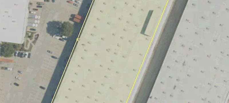 Commerce Warehouse with 24' Clearance