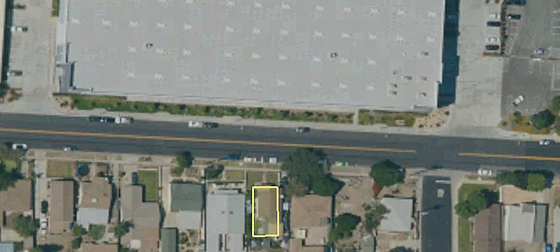 Freestanding Warehouse with Freeway Frontage