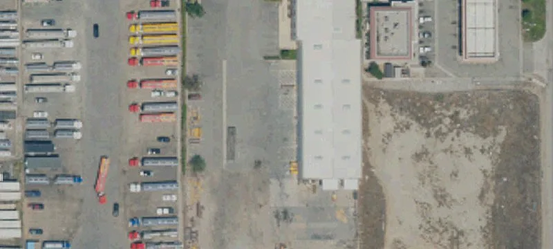 Freestanding Building with Secured Yard
