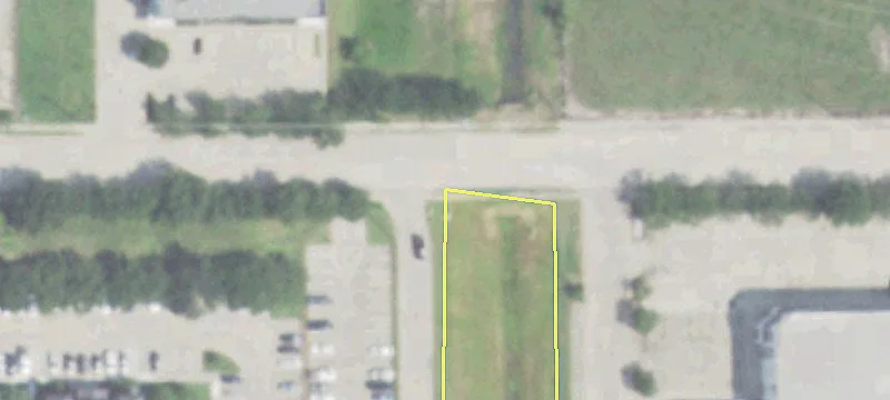 Spacious Warehouse with Ample Parking