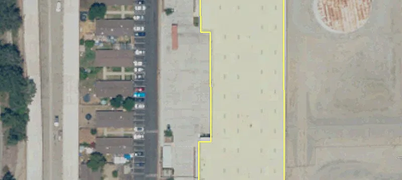 Industrial Building with Secured Yard