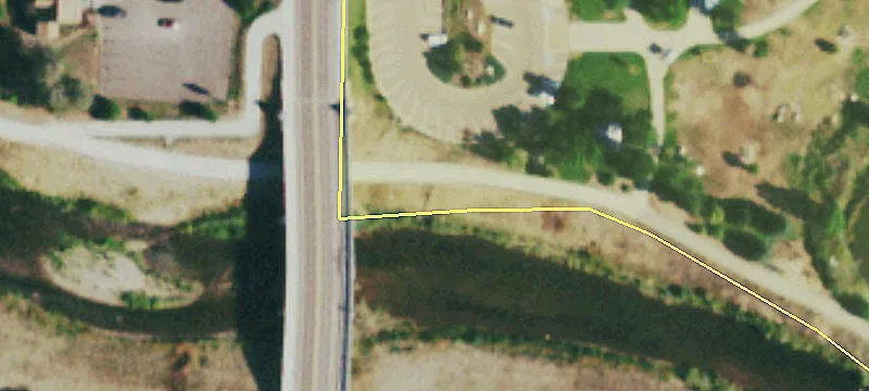Large Yard with Office/Shop Space