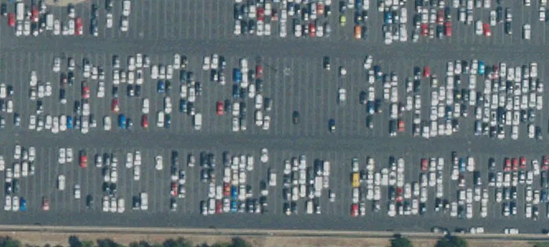 Distribution Warehouse with Truck Court
