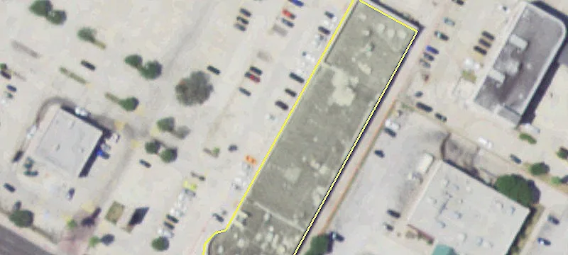 Retail Spaces in Anchored Center
