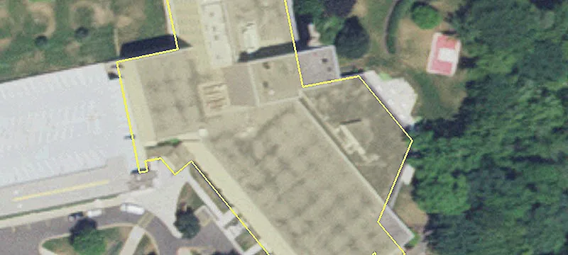 Office Space with Extensive Amenities