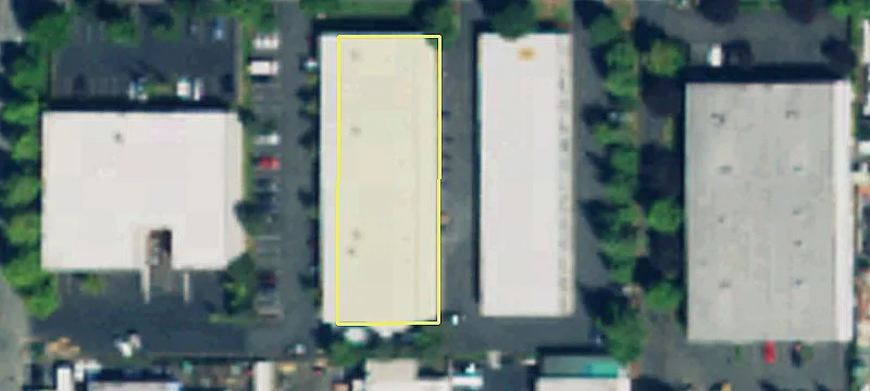 Auburn Showroom/Warehouse with Roll-Up Doors