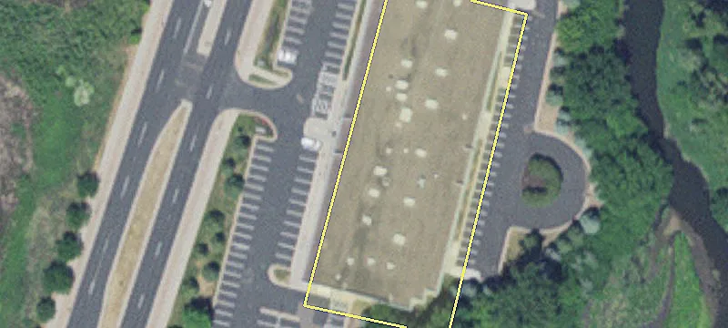 High-Visibility Single-Story Office Building