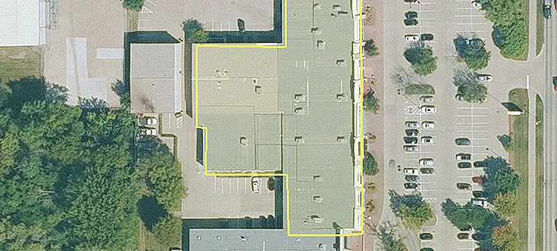 Retail Space in Regional Corridor