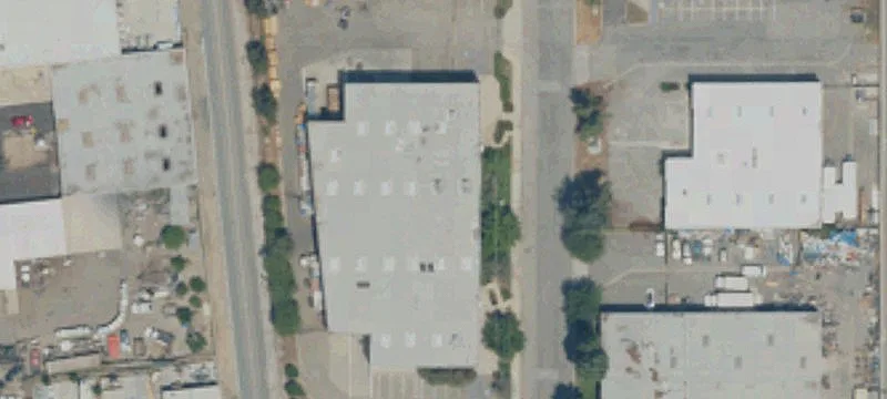 Freestanding Building with Fenced Yard