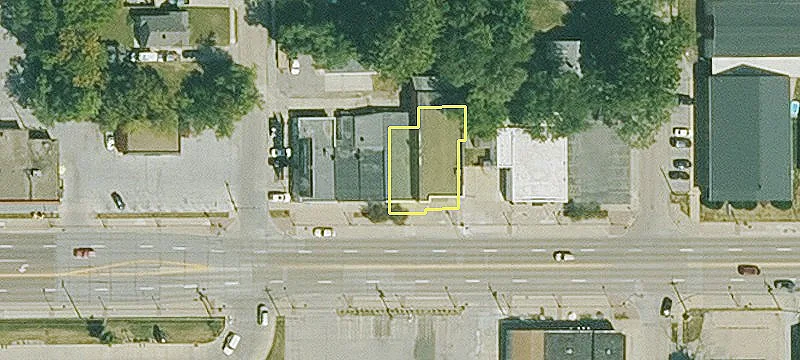 Retail Space on Douglas Avenue