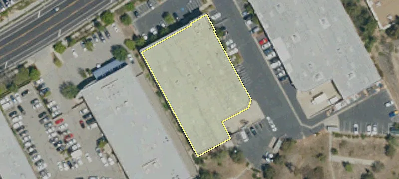 Freestanding Warehouse in Centre Pointe