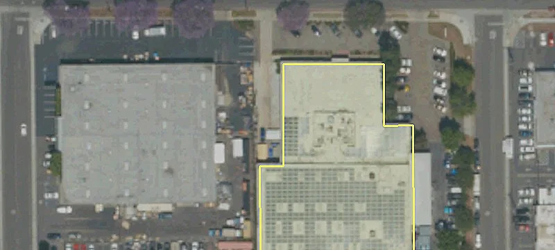 Industrial Building with Secured Yard