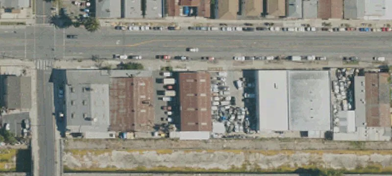 Free Standing Building with Yard