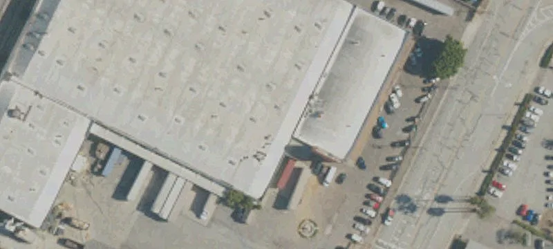 Commerce Warehouse with Customizable Features