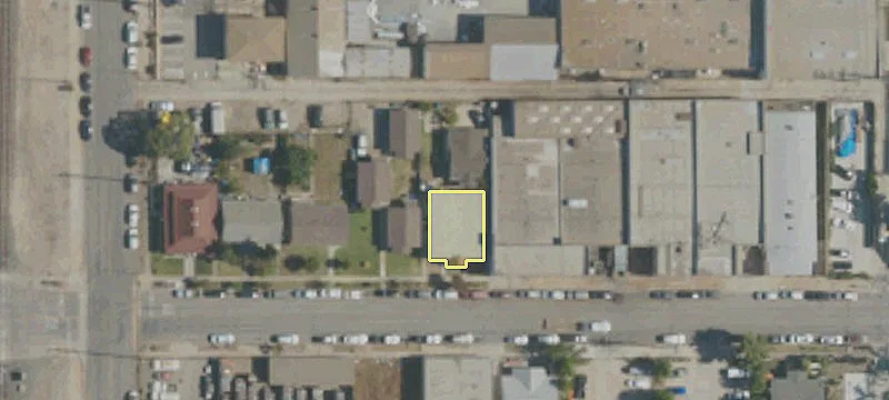 Manufacturing/Warehouse Building For Sale