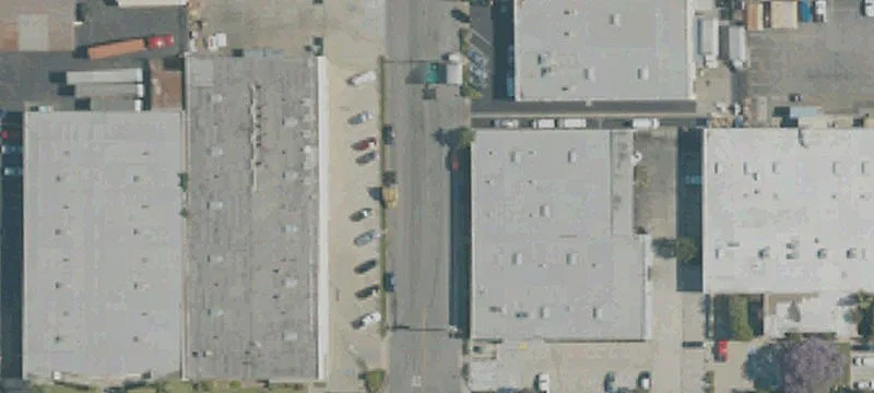 Freestanding Building with Fenced Yard