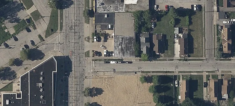 Office Warehouse with Parking Lot