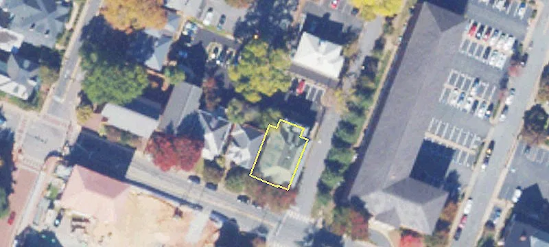 Charming Condo Near Downtown Mall