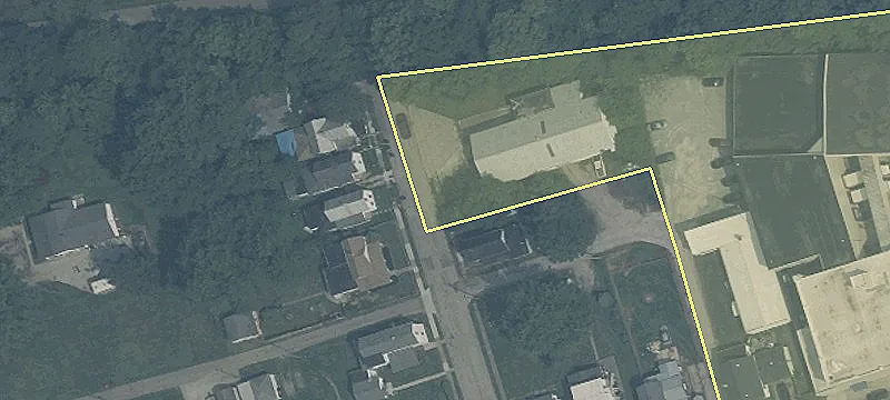 Versatile Warehouse with 10-Ton Crane