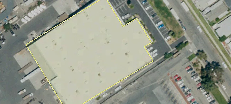 Industrial Building with Secured Yard