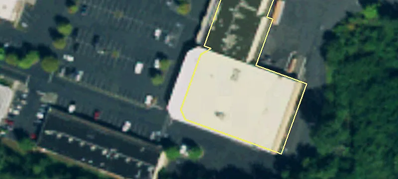 Retail Space in Woodmont Plaza