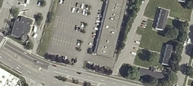 Retail/Office/Service Building For Rent