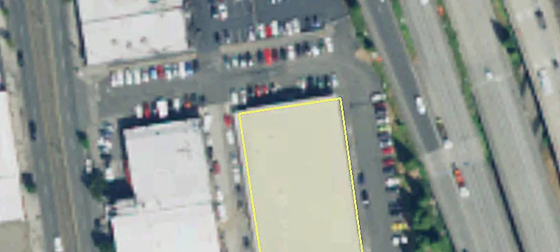 Tacoma Warehouse with Fenced Yard
