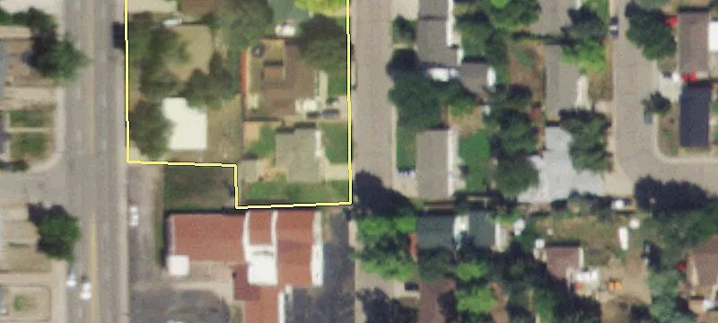 Commercial Lot Near Hard Corner