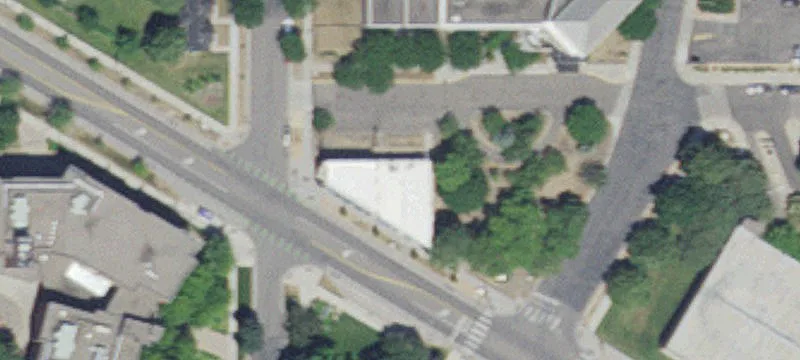 Minneapolis Office Building Near Campus