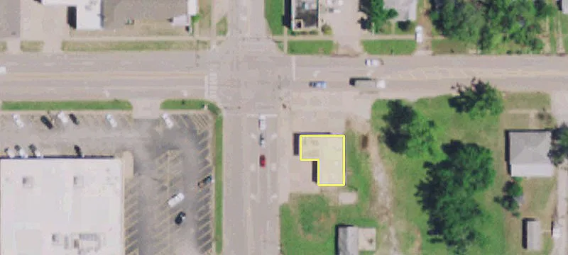 Land at Interstate 35 Corner