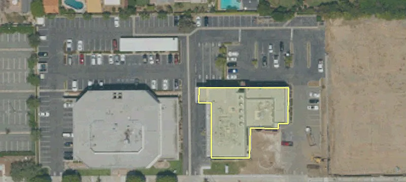 Multi-Tenant Industrial Building For Lease