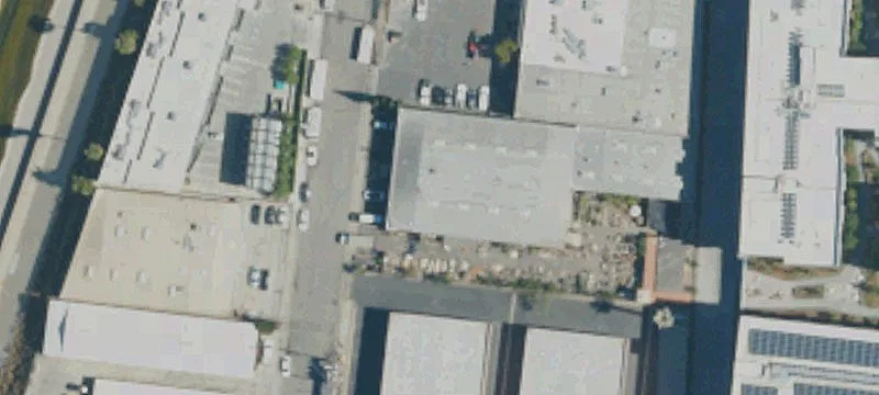 Freestanding Building with Secure Yard