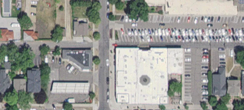 Retail Space in Shopping District