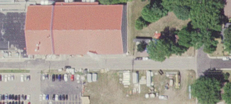 Retail Building on 4.71 Acres
