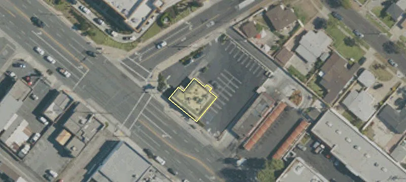 Retail Space Near Starbucks