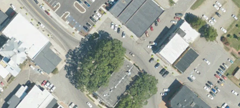 Retail Building Near Key Locations