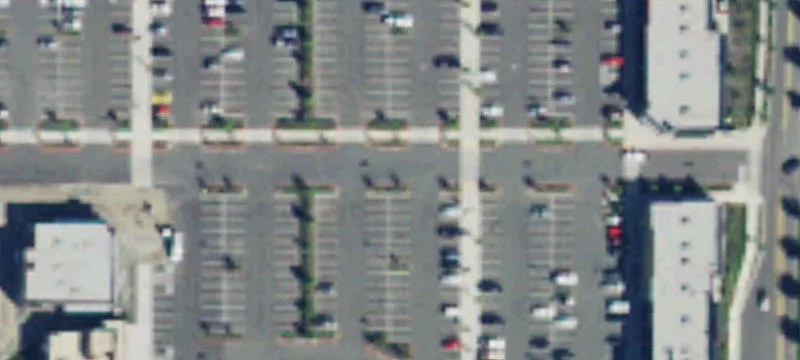 Retail Space in Vibrant Center