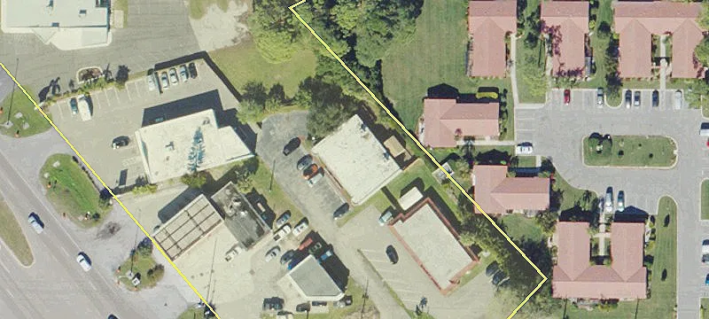 Freestanding Commercial Building in Sarasota