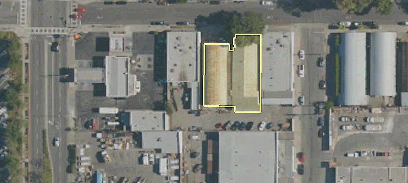 Freestanding Warehouse with Open Layout