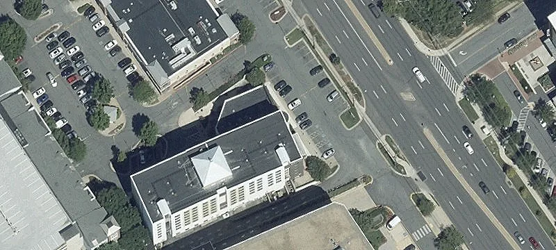 Retail Center in Prime Location