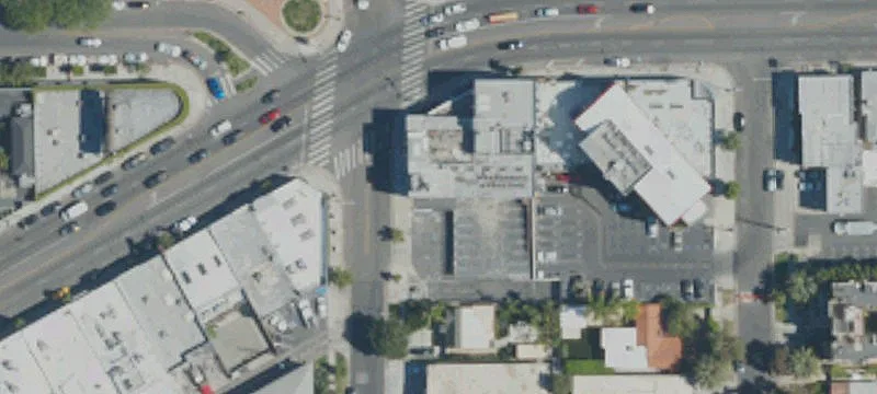 Melrose Avenue Retail/Showroom Space