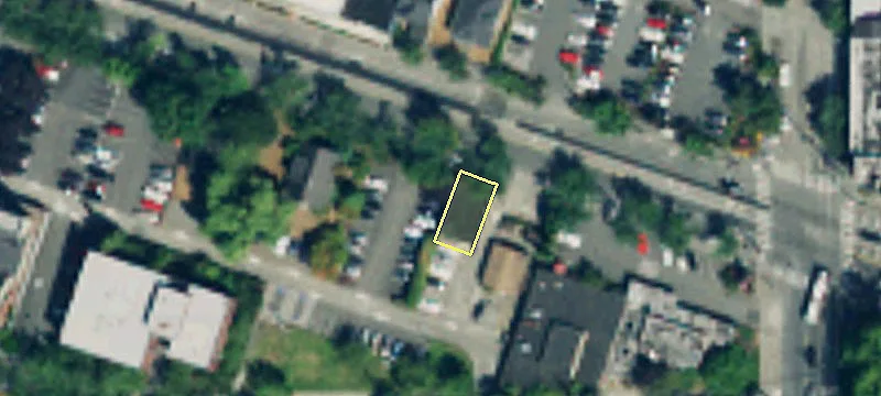 Retail Space in North Queen Anne